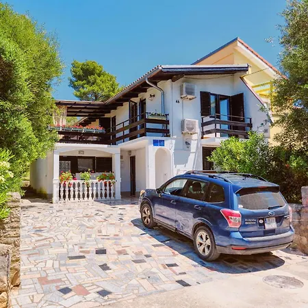 Cozy In Apartament Mali Lošinj