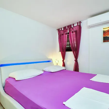 Cozy In Apartament Mali Lošinj